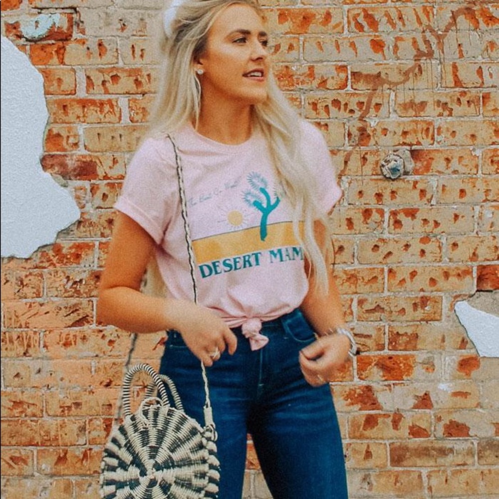 LAST 1 ❤️ NWT Desert Mama Graphic Tee size M